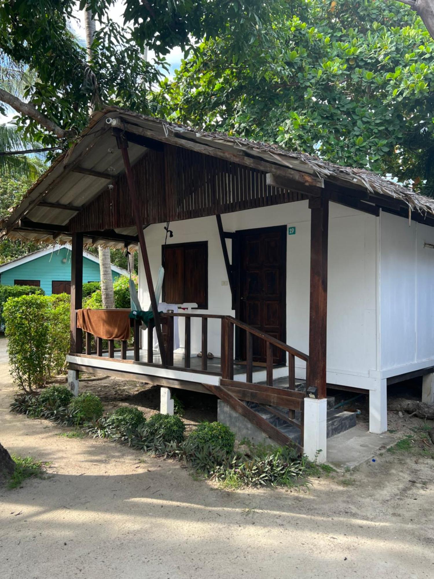 Sarana Bungalows (Adults Only) Baan Tai Cameră foto