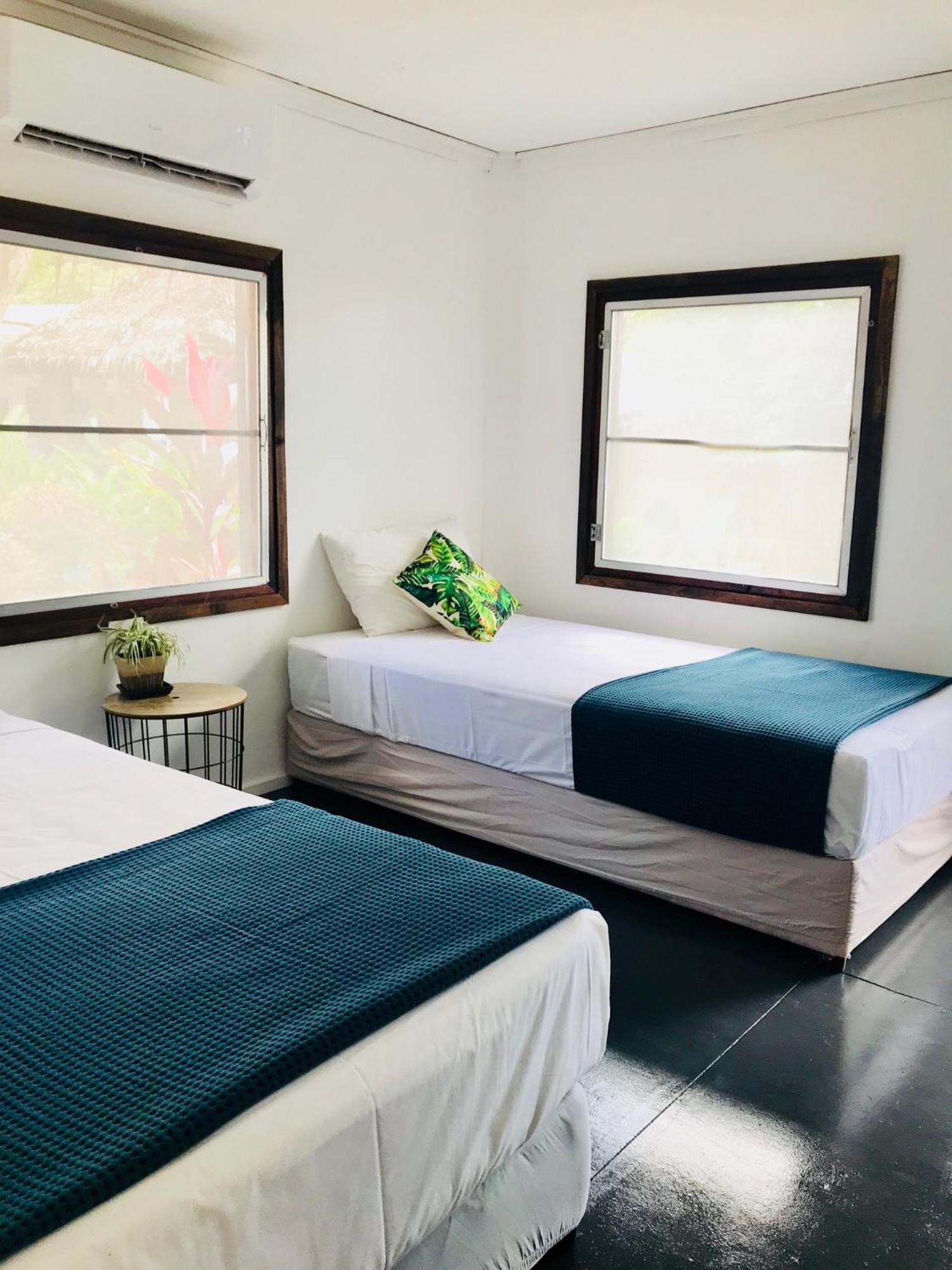 Sarana Bungalows (Adults Only) Baan Tai Cameră foto